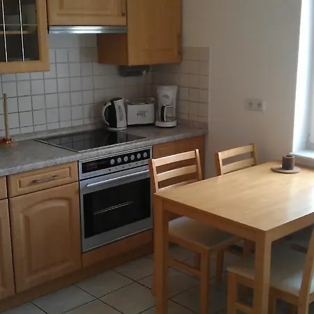 Am Theater Apartment *